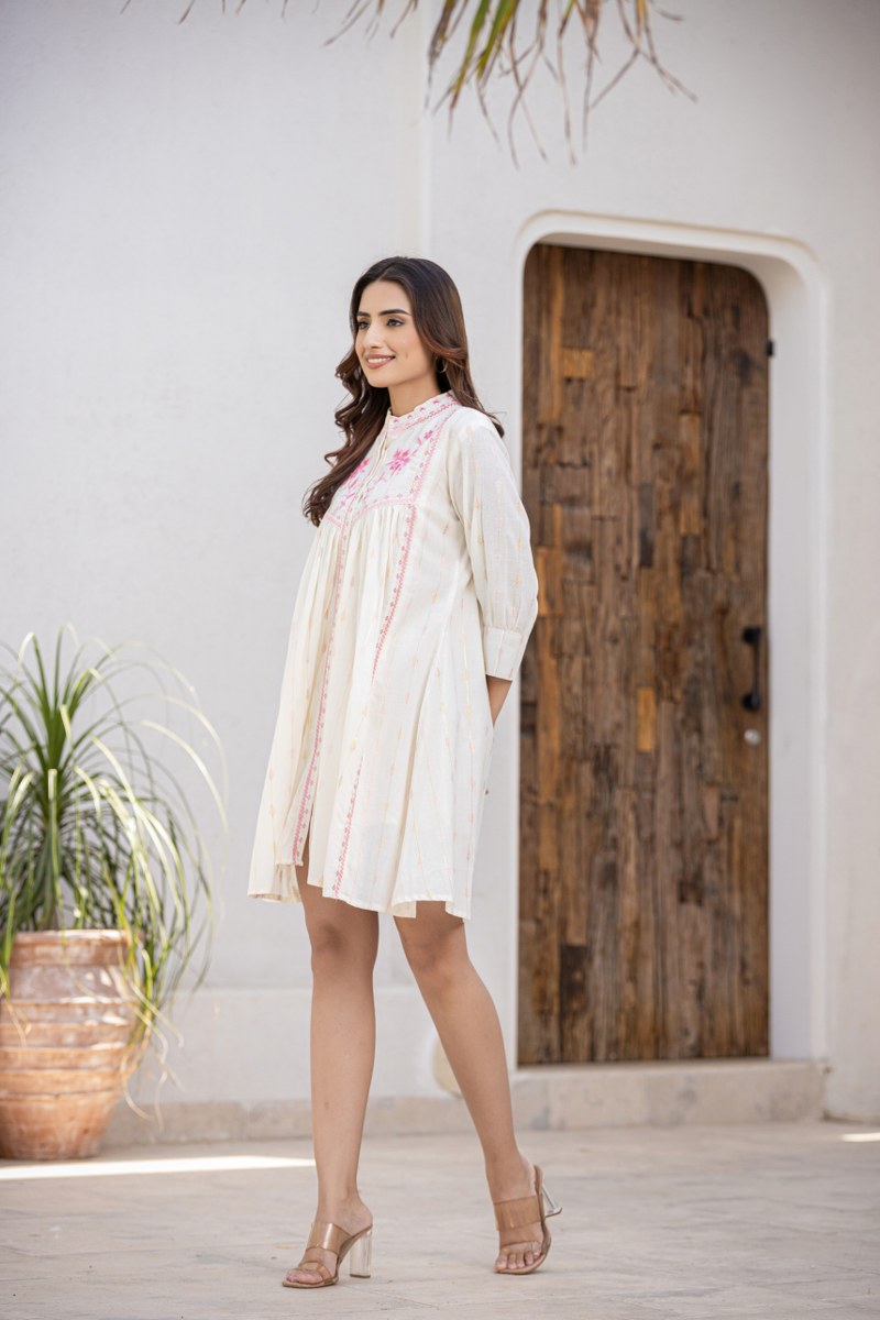 WOMEN'S PINK COTTON SHORT DRESS WITH SOOTHING COLOURS