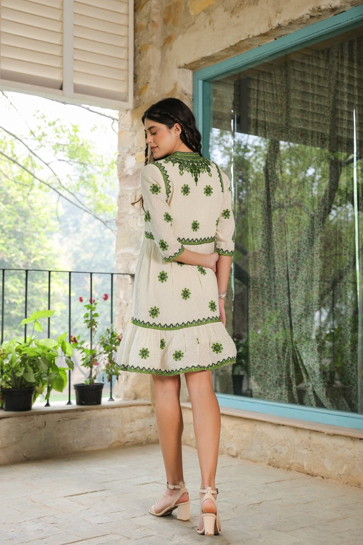 Green Majesty: Cotton Short Dress