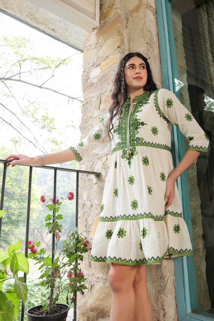 Green Majesty: Cotton Short Dress