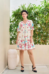 ELEGANT OFF-WHITE EMBROIDERED SHORT DRESS