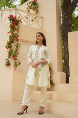 OFF-WHITE COTTON STRAIGHT KURTA WITH MINIMALIST FLORAL PRINT