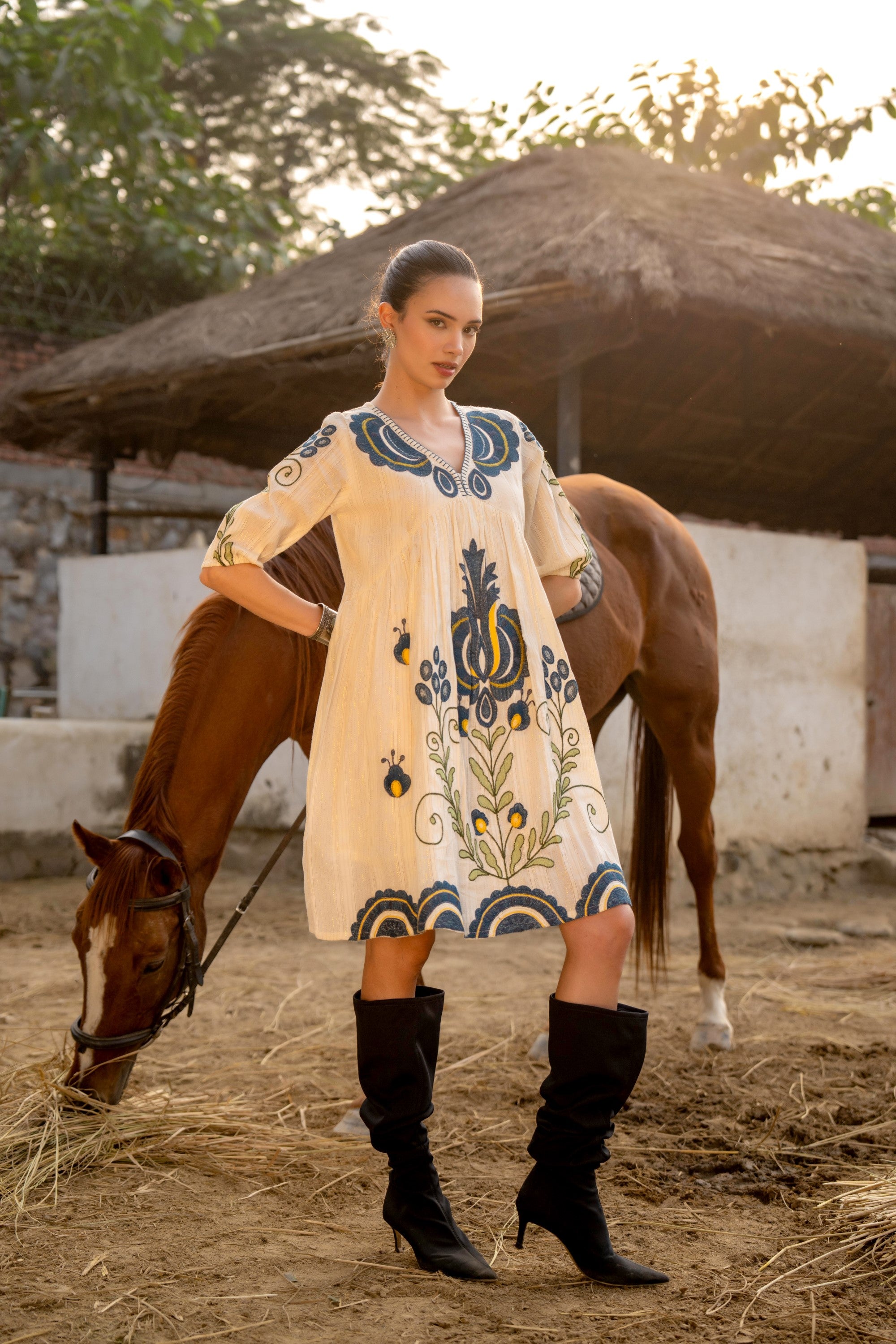 BOHEMIAN EMBROIDERED SHORT DRESS