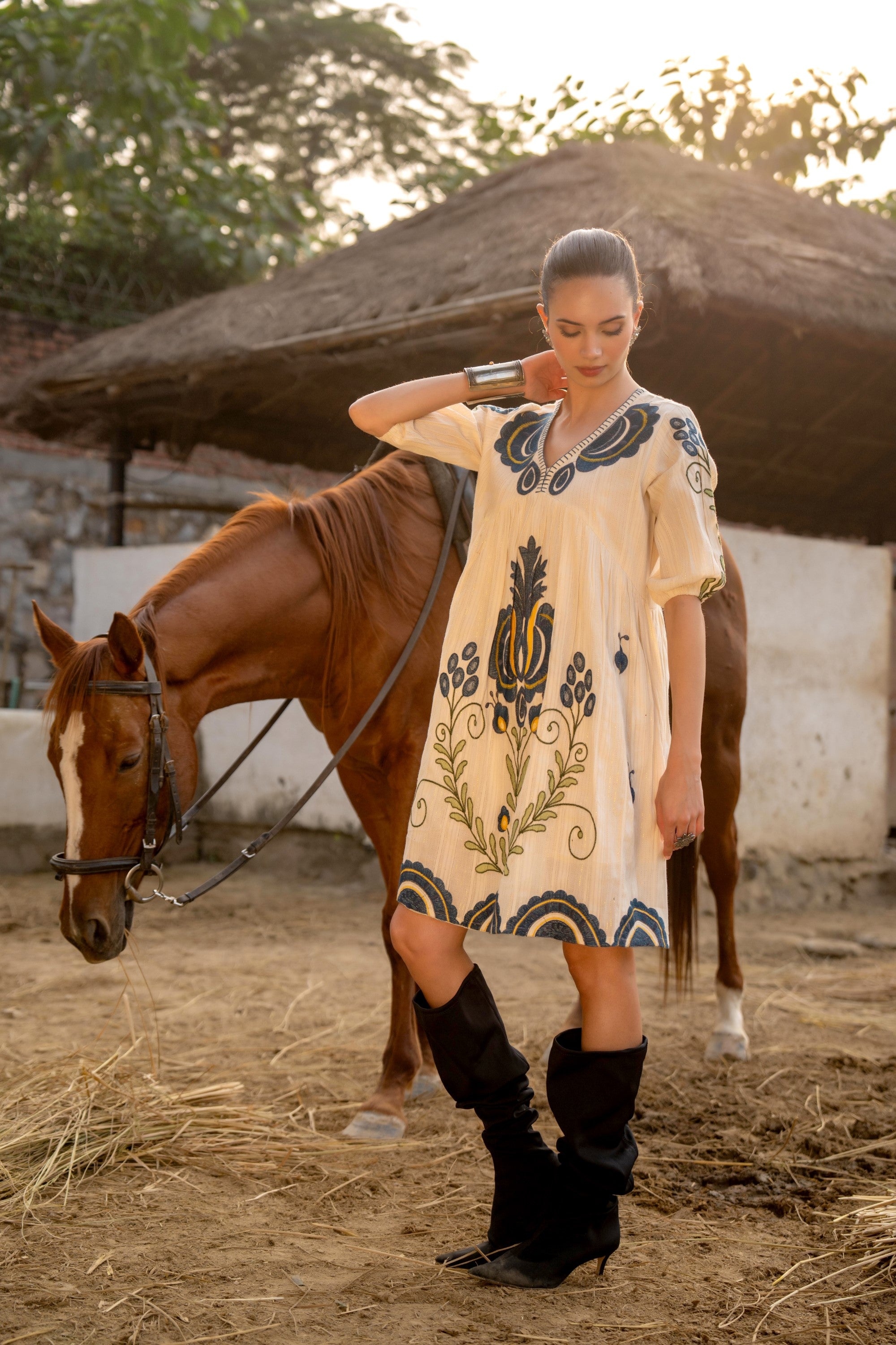 BOHEMIAN EMBROIDERED SHORT DRESS