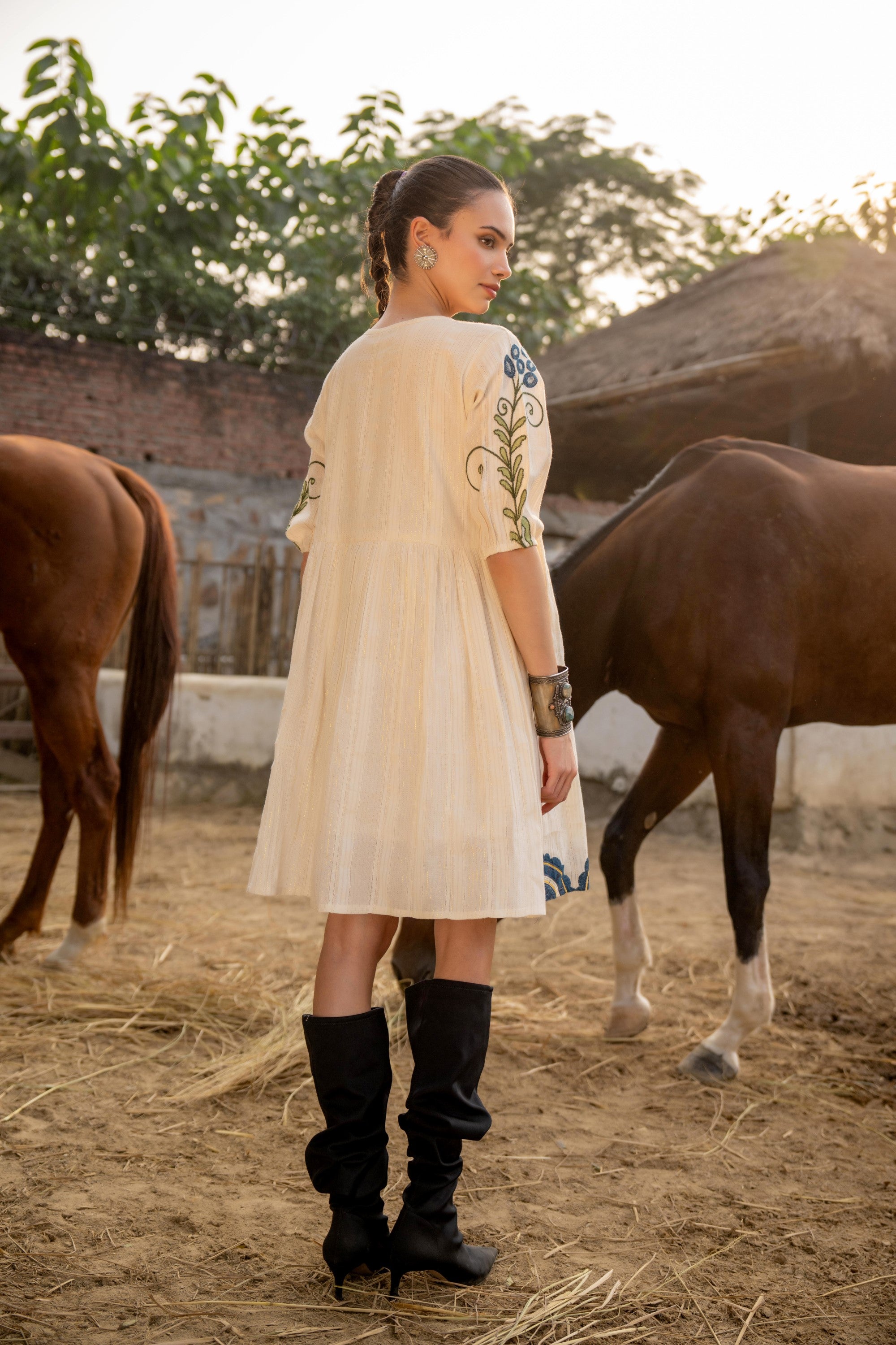 BOHEMIAN EMBROIDERED SHORT DRESS