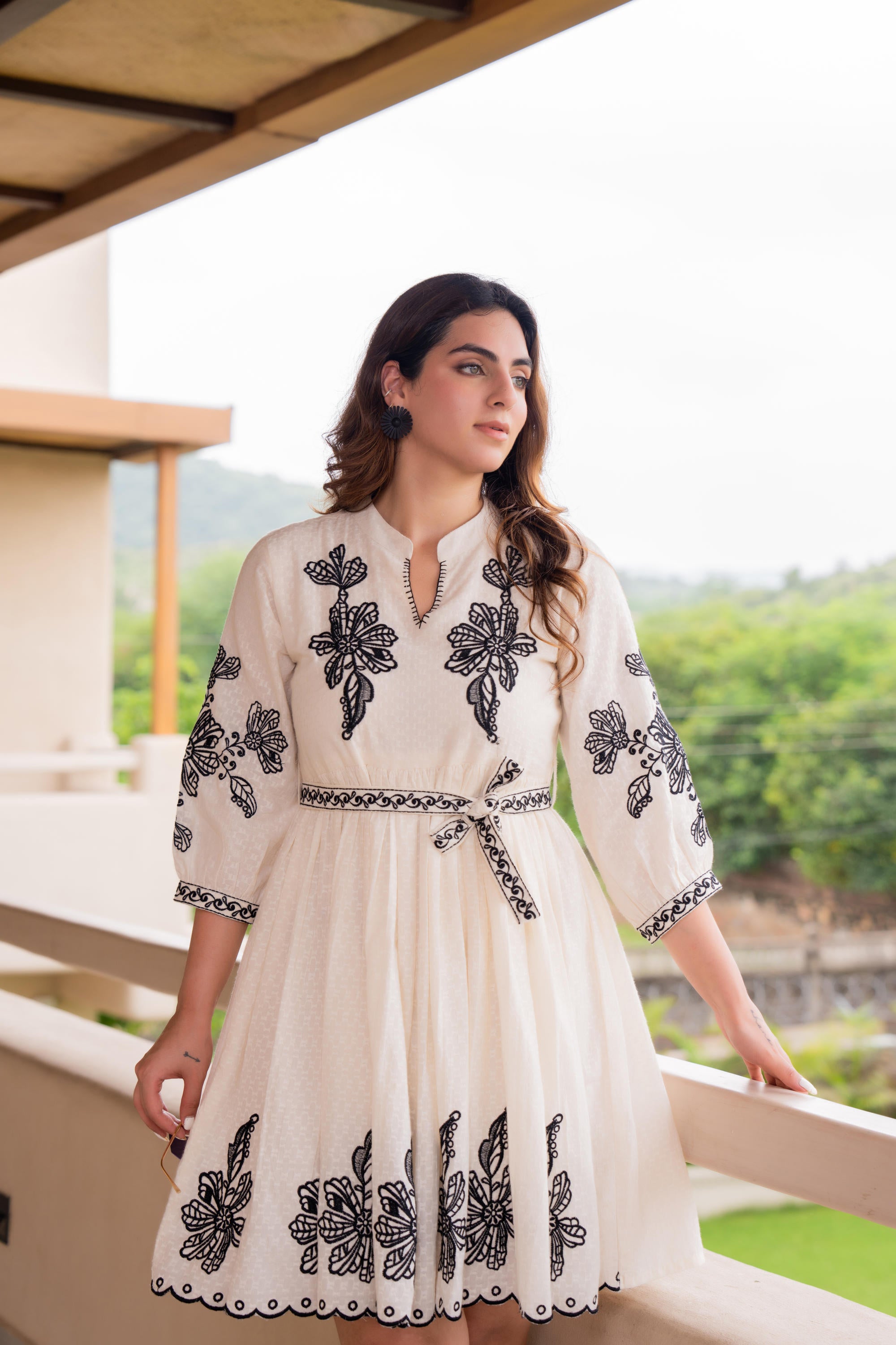 BOHEMIAN EMBROIDERED SHORT DRESS