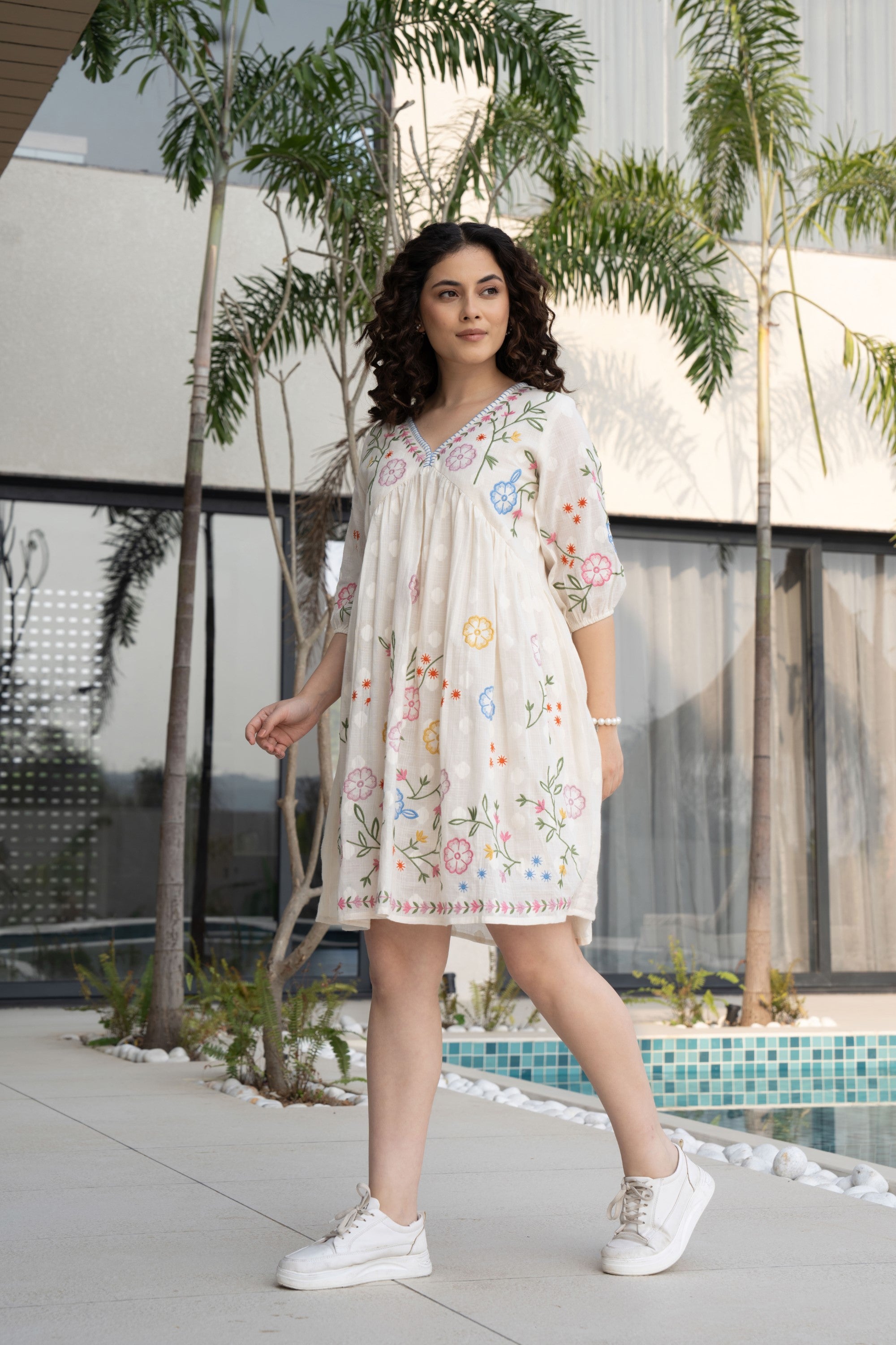 BOHO EMBROIDERED FLORAL SHORT DRESS