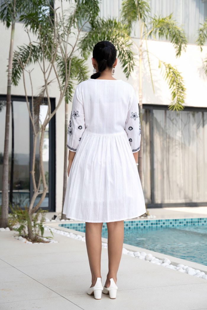 EMBROIDERED SHORT DRESS WITH PUFF SLEEVES